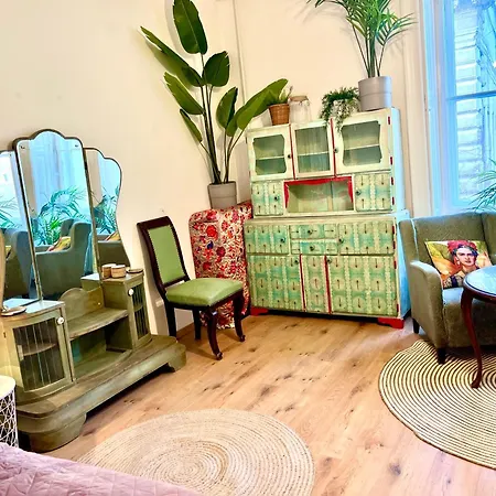 Apartamento Arty Studio Flat At Center Budapest